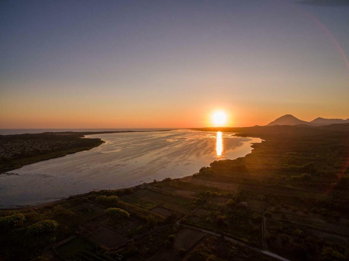 Villa Nissos Línia Екстериор снимка